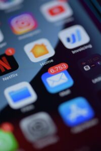 Hébergement mail : accédez à vos emails depuis n’importe quel appareil